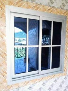 fenêtre sur mesure à Montmahoux